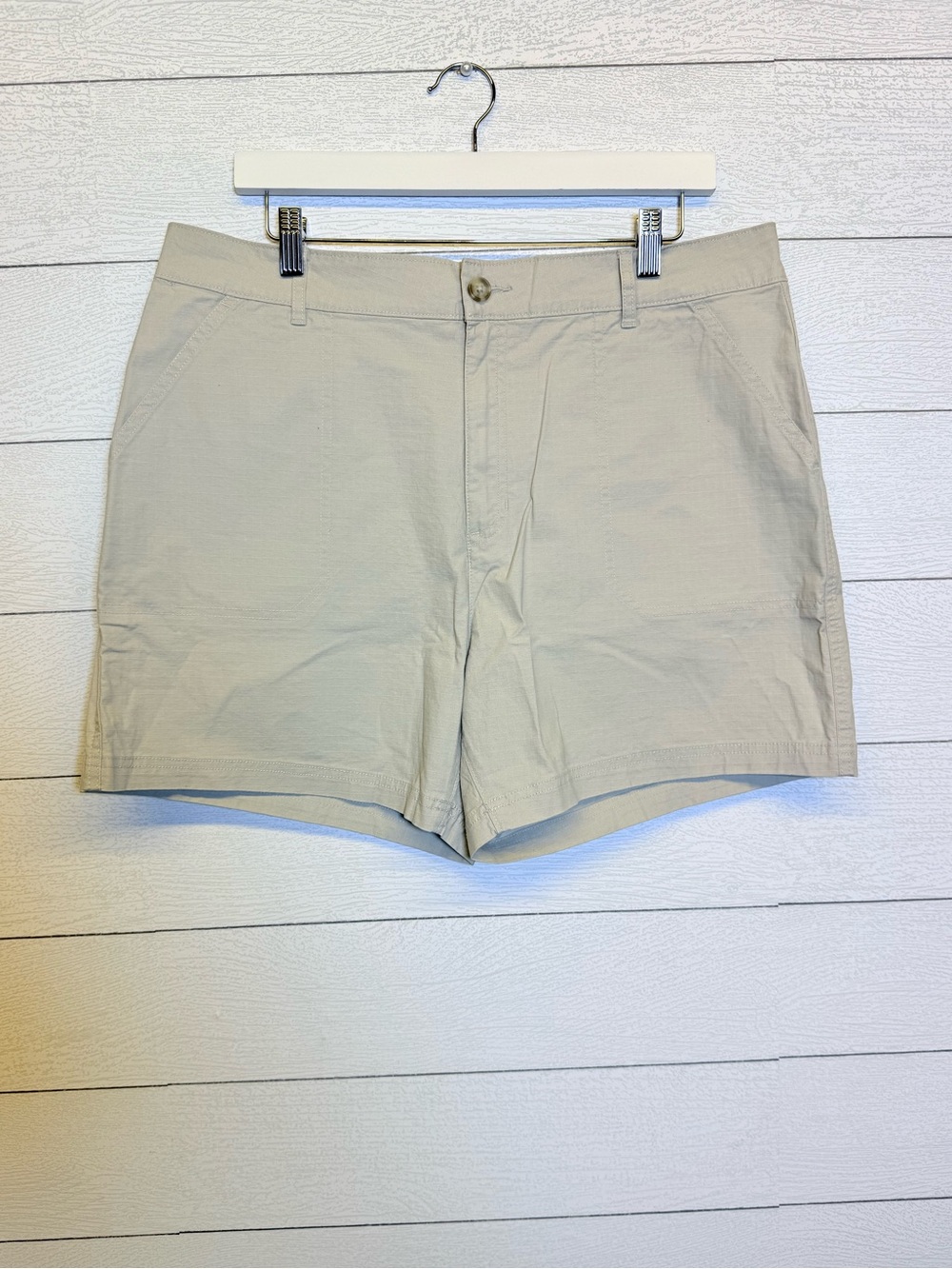 Eddie Bauer Women's Tan Ripstop Shorts inseam 5in 98% cotton size 16 NWT